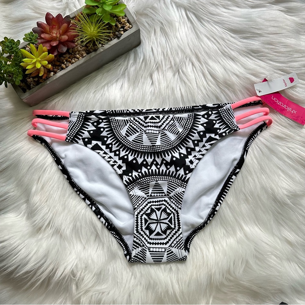 NWT Xhilaration Tribal Print Strappy Bikini Hipster Bottom, M